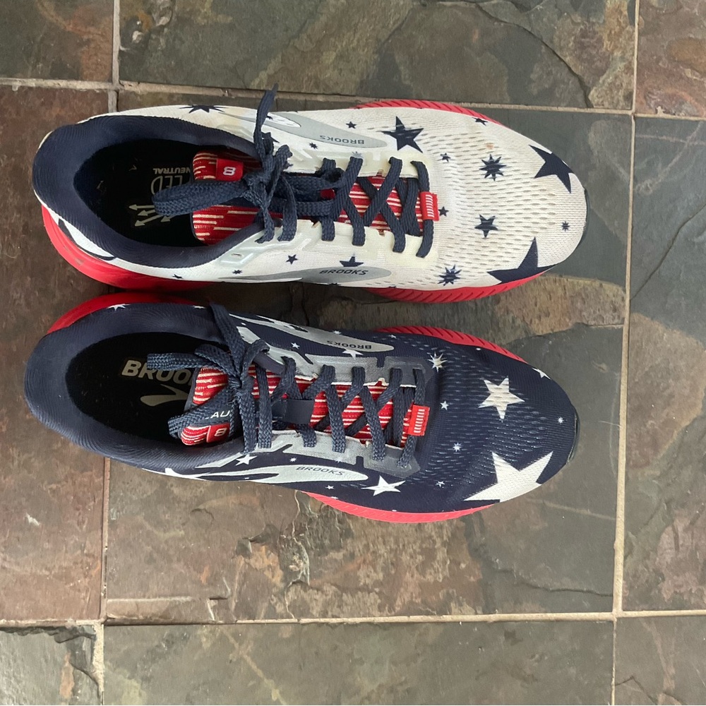 Brooks Navy and Red Star RUNNING SHOES